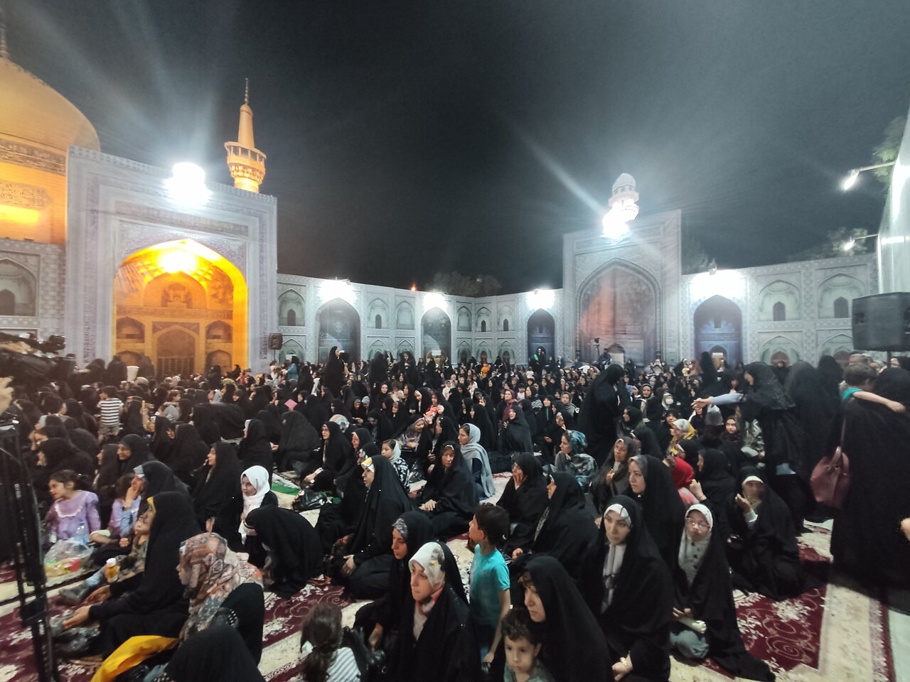 اینجا دلها همه عاشق، چشمها بارانی و قلبها بیقرار است