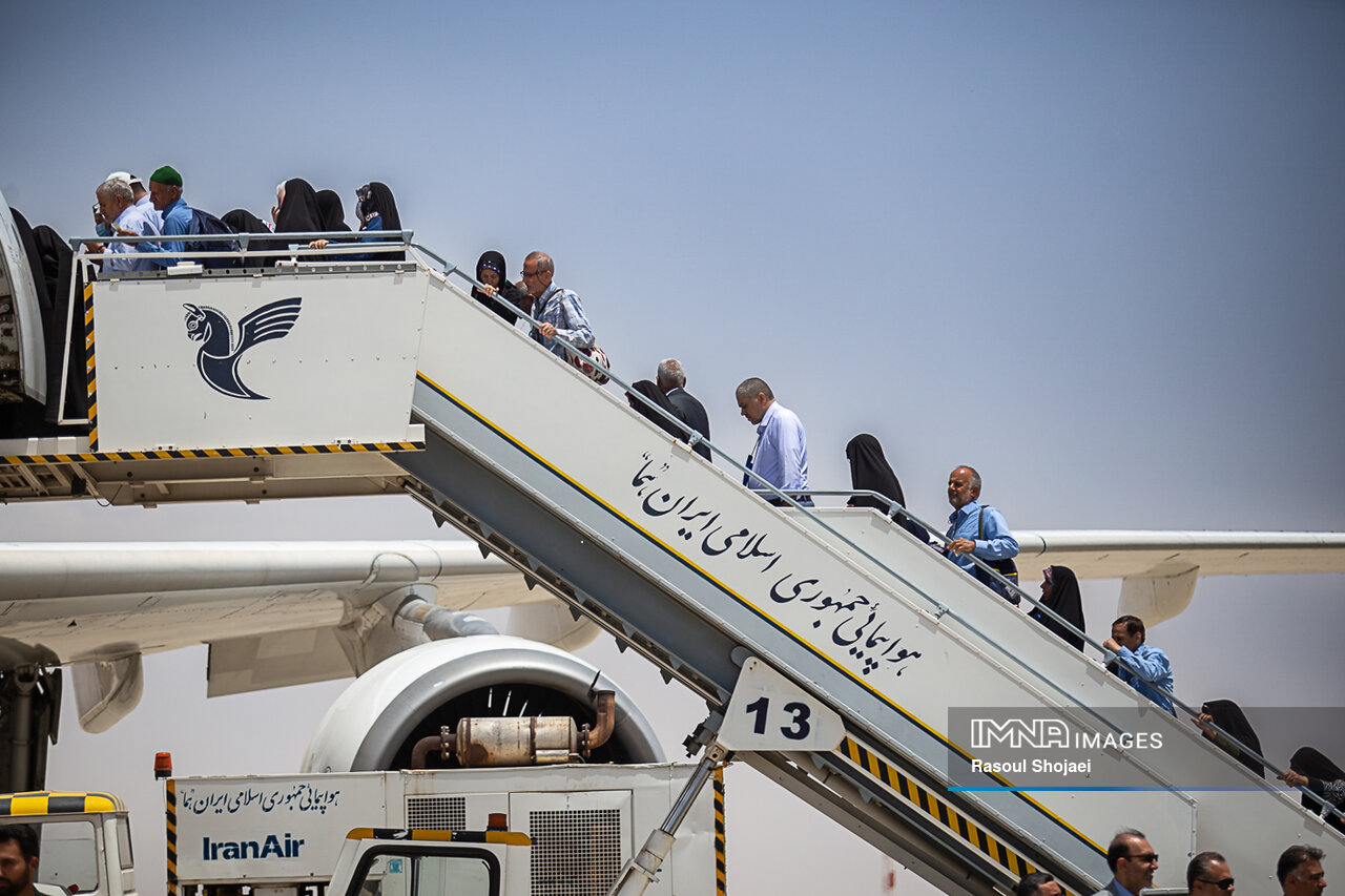 تازه ترین جزئیات عمره ۱۴۰۲ / مردم درباره تعویق پروازها چه میگویند؟