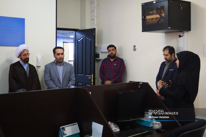 بازدید مدیر روابط عمومی دفتر نماینده ولی فقیه در استان اصفهان از خبرگزاری ایمنا