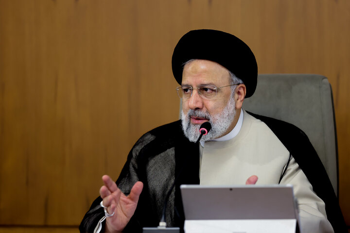 دولت مردمی راه غلبه بر چالش‌ها را ساختن ایرانی قوی می‌داند