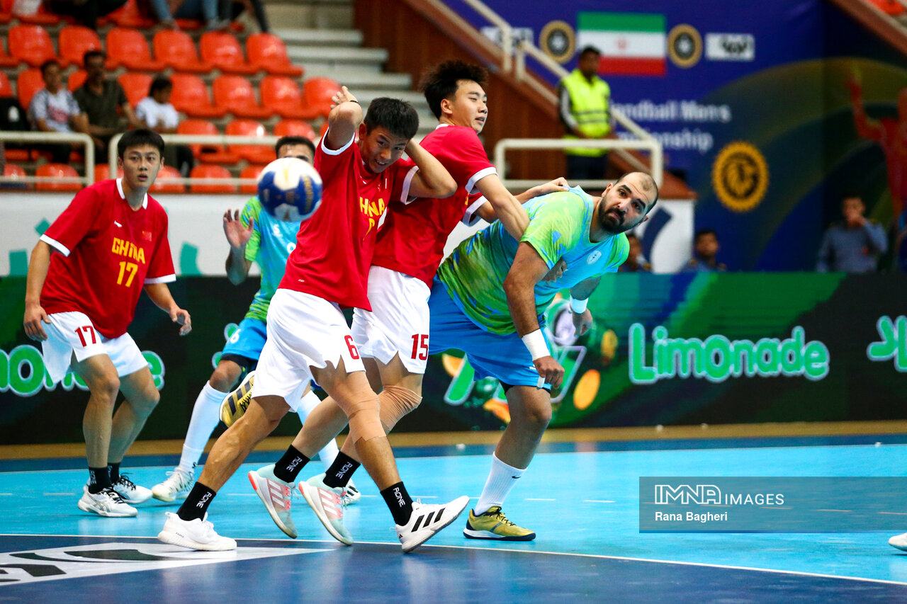 النجمه در سودای بازگشت به جدول/ نخستین بازی نماینده عمان در روز دوم رقابتها