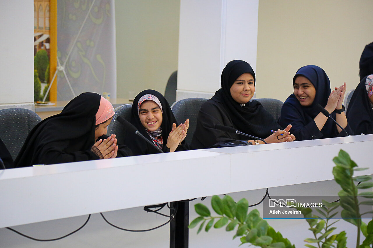 نوجوانان را در چه کارهایی مشغول کنیم؟