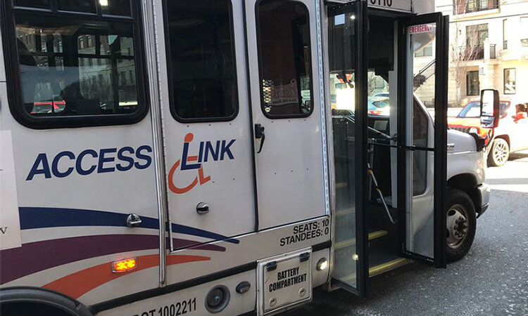 بهبود خدمات حملونقل عمومی با ادغام تاکسیهای اینترنتی شهر آمریکایی