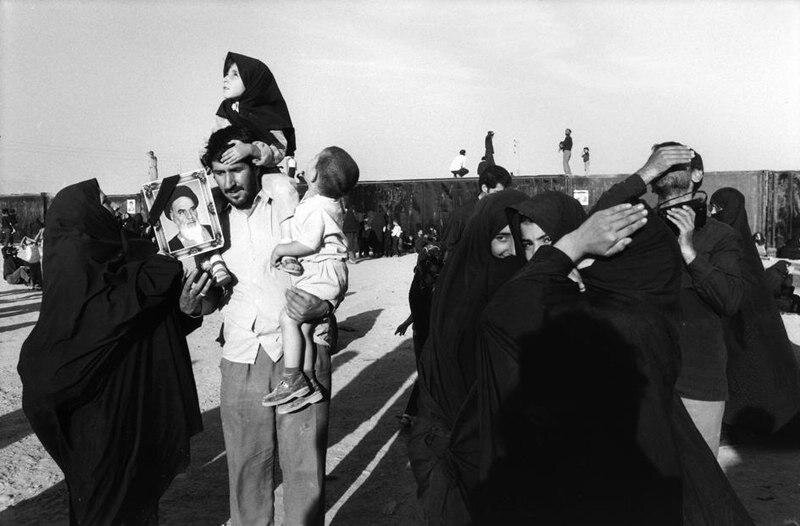 روایت دانشآموزان سال ۶۸ از روزی که عزادار امام(ره) شدند