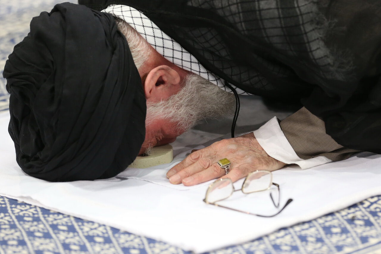 بر مدار آرمان انقلاب/ استمرار تابش خورشید ولایت