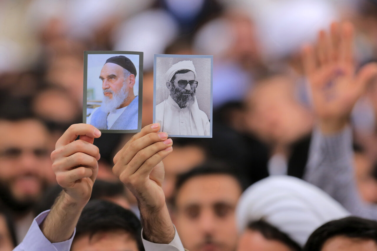 بر مدار آرمان انقلاب/ استمرار تابش خورشید ولایت