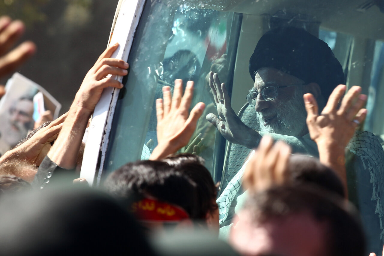 بر مدار آرمان انقلاب/ استمرار تابش خورشید ولایت