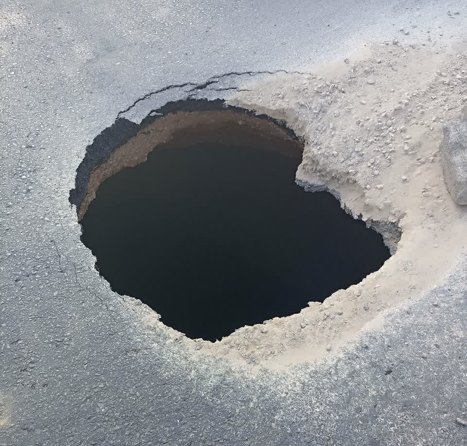 صفر تا صد عملیات ترمیم نشست زمین در اتوبان شهید آقابابایی