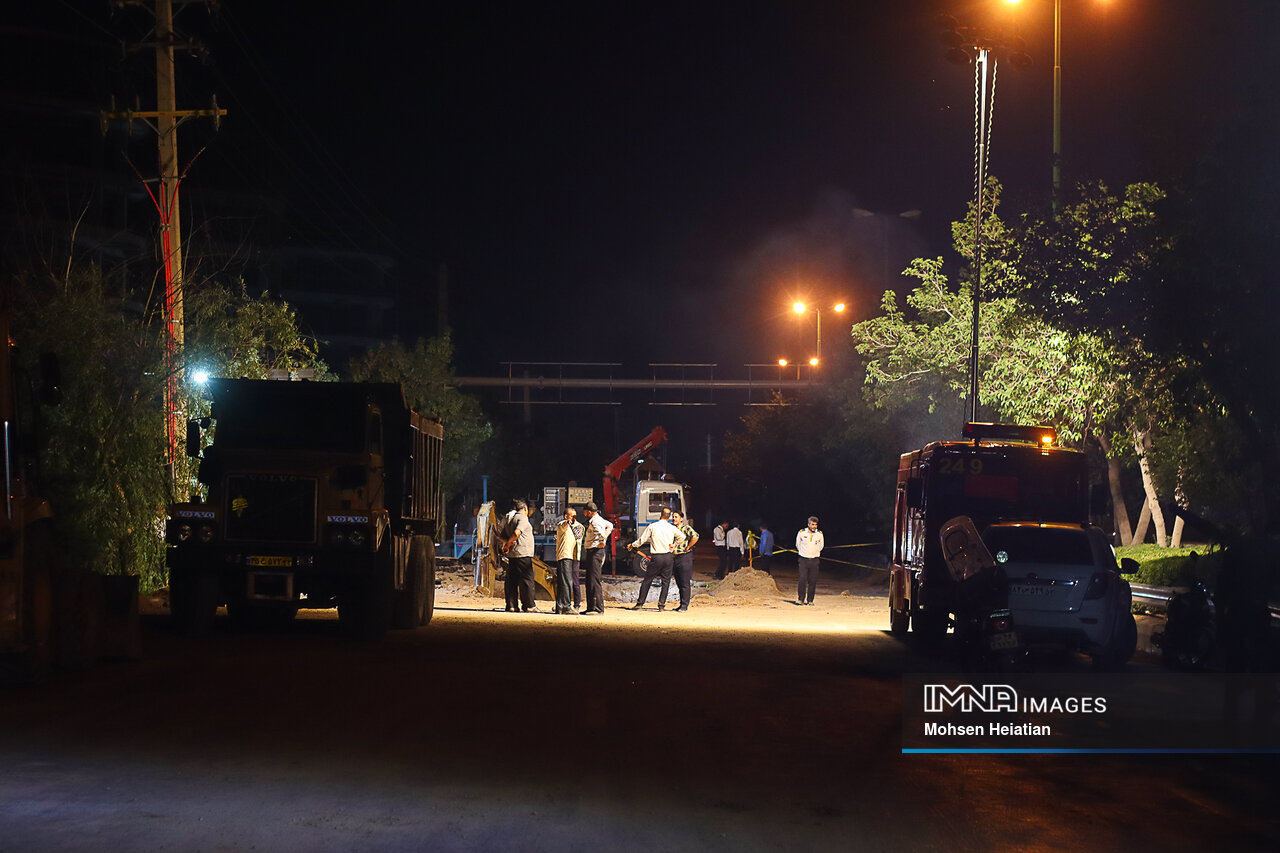 محور جنوب _ شمال اتوبان شهید آقابابایی مسدود است/ شهروندان از محورهای جایگزین استفاده کنند