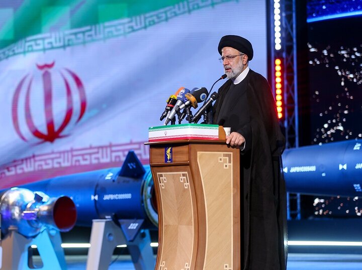 پیشرفت موشکی کشور با تهدید دشمن متوقف نخواهد شد