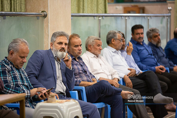 دیدار صمیمانه شهردار اصفهان با اهالی منطقه پانزده