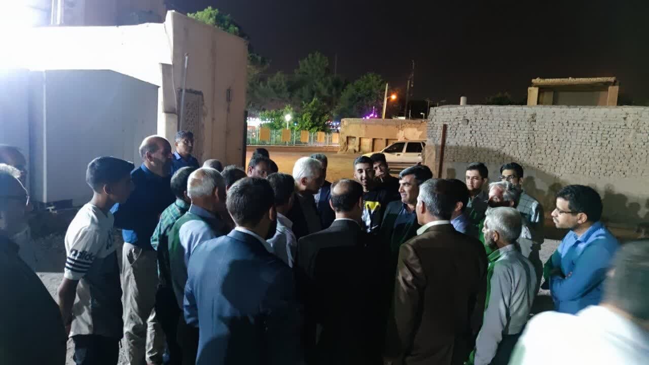 دیدار رودرروی شهردار اصفهان با مردم دیار سلمان محمدی/ آنچه در مسجد القائم خوراسگان گذشت