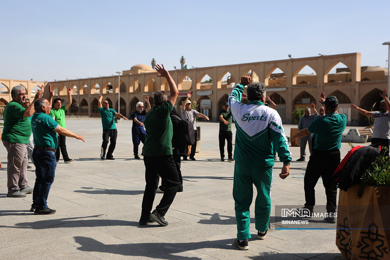 تقدیر از مربیان ورزش صبحگاهی شهر اصفهان