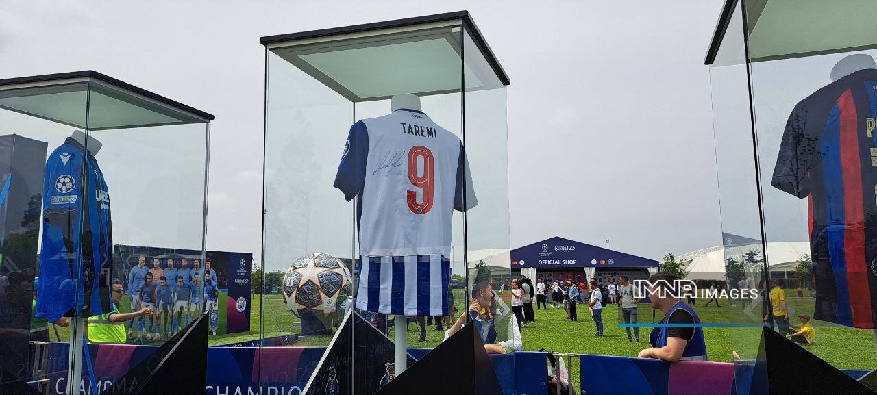 برگزاری فستیوال رونمایی از جام قهرمانی و پیراهن ۳۲ تیم حاضر در رقابتها +عکس