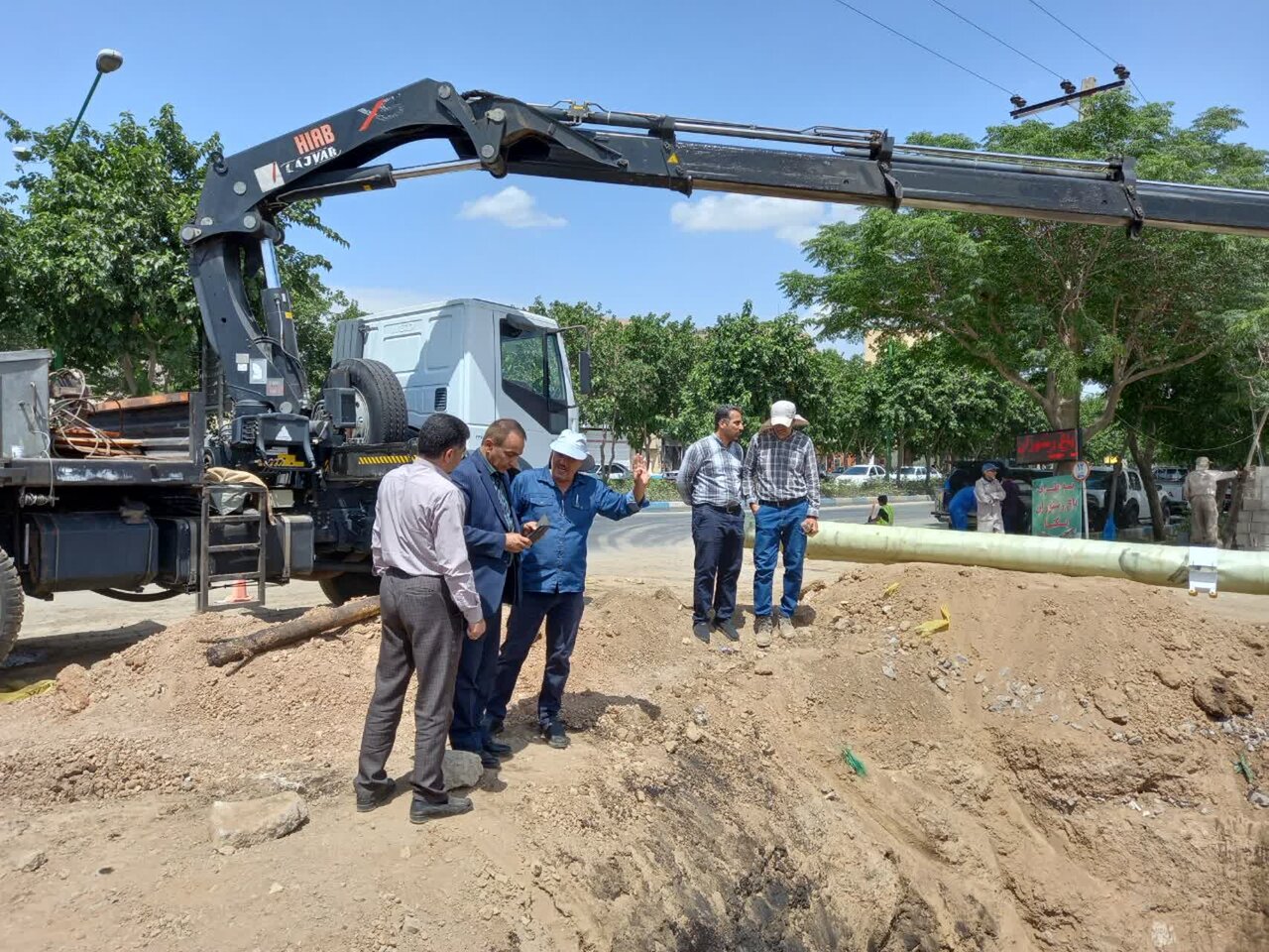 ایمنسازی و رفع نشتی خط لوله ۱۲ اینچی انتقال نفت کوره در اصفهان