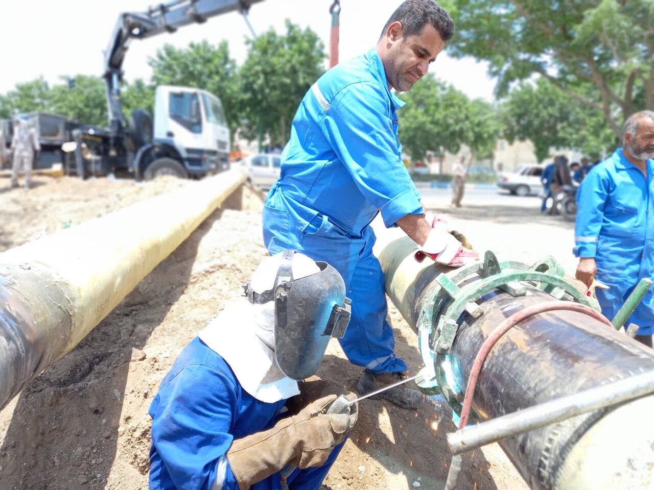 ایمنسازی و رفع نشتی خط لوله ۱۲ اینچی انتقال نفت کوره در اصفهان