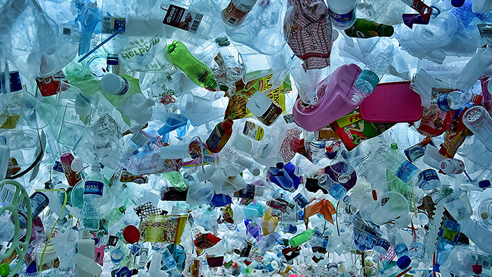 تضعیف تلاش‌های مقابله با بحران آب‌وهوایی با تولید پلاستیک