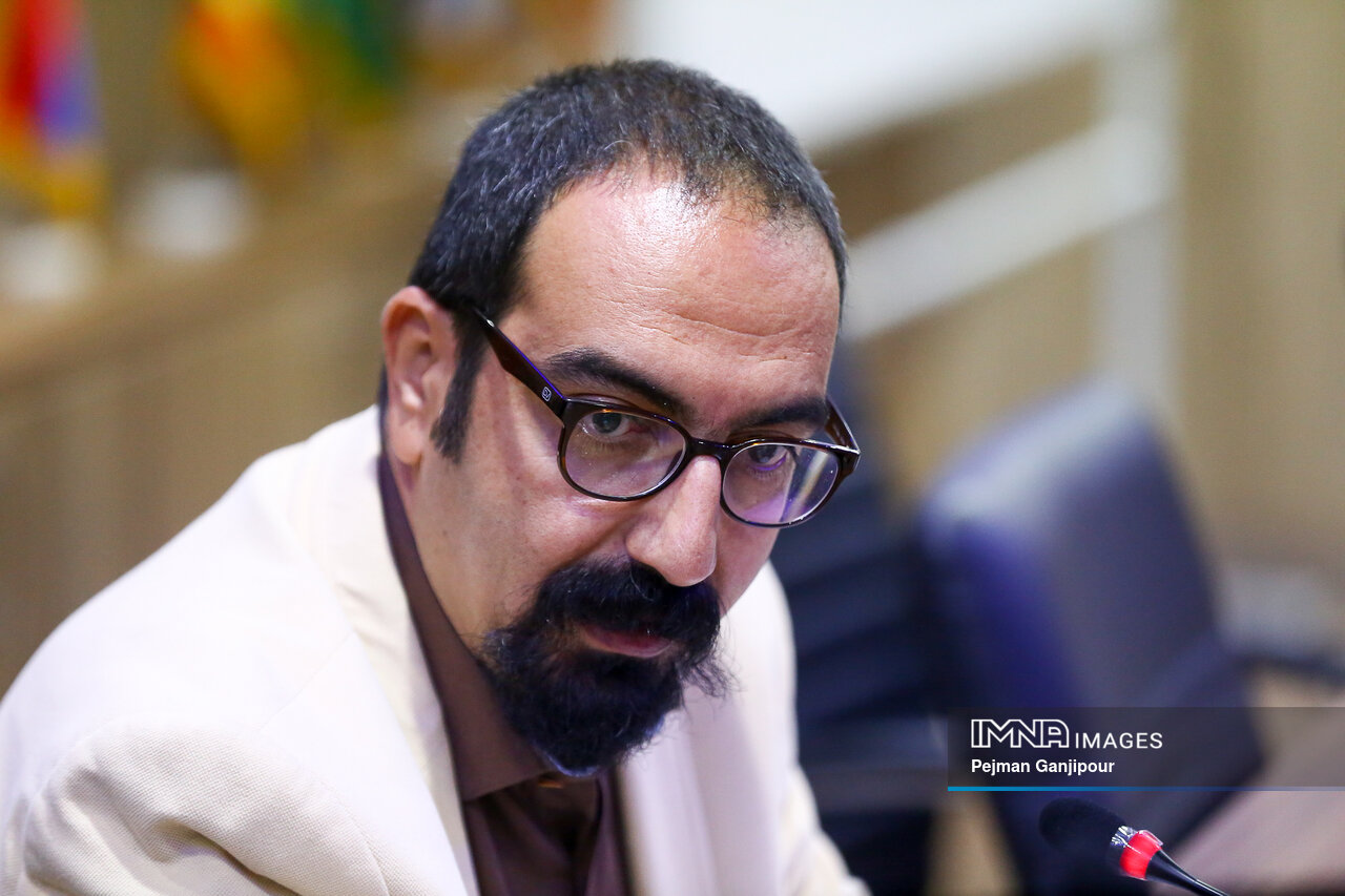 نرسیدن سیمرغ صنایعدستی به قله قاف موفقیت / ضعف ساختار آموزشی در تربیت هنرمند خلاق