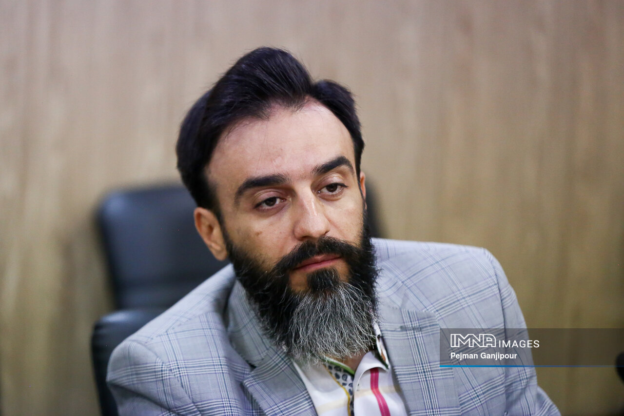 نرسیدن سیمرغ صنایعدستی به قله قاف موفقیت / ضعف ساختار آموزشی در تربیت هنرمند خلاق