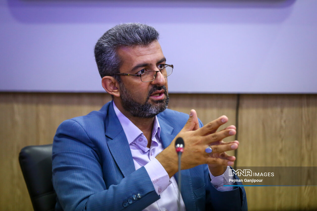 هدف بسیج اساتید خدمترسانی در کنار دولت خدمتگذار است