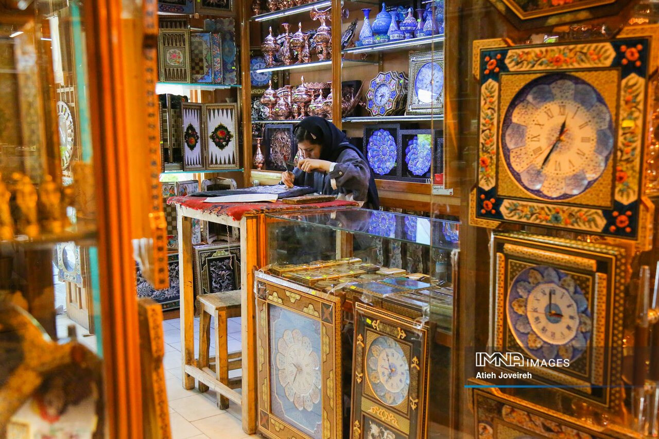 صنایعدستی کشور سیاستزده شده است/لزوم ابداع واژههای تازه برای این حوزه