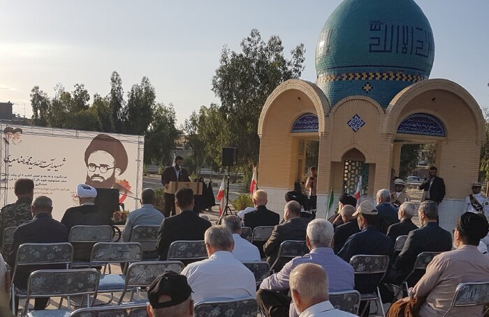 آرامگاه نخستین مجتهد شهید انقلاب اسلامی در قم گلباران شد