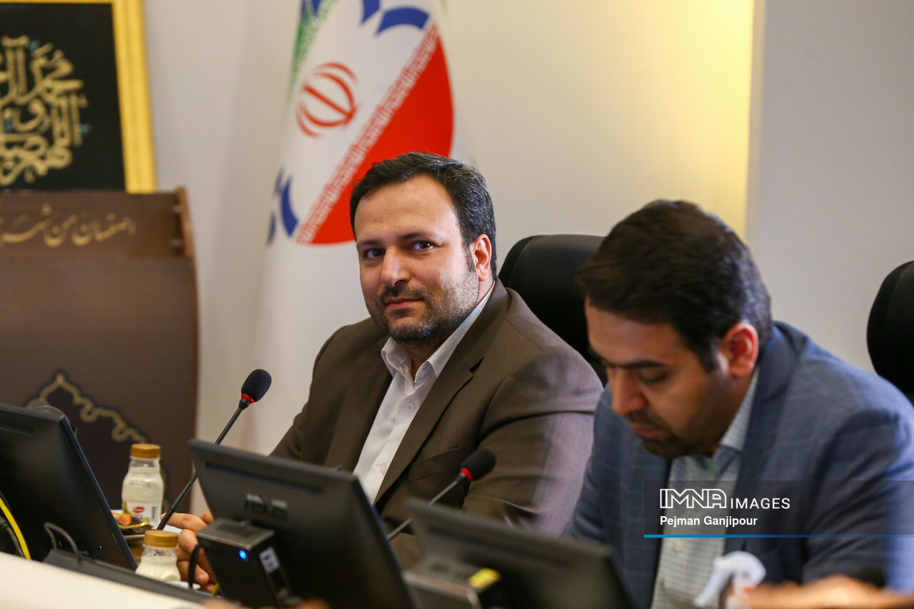 بلاتکلیفی کارخانه ریسباف/ بیمه تکمیلی کارگران فضای سبز/ آخرین وضعیت گذر آقانورالله نجفی