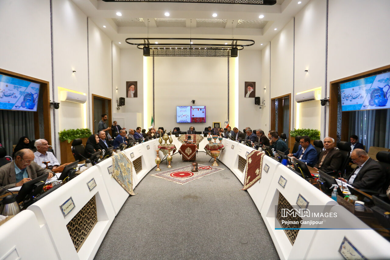 بلاتکلیفی کارخانه ریسباف/ بیمه تکمیلی کارگران فضای سبز/ آخرین وضعیت گذر آقانورالله نجفی