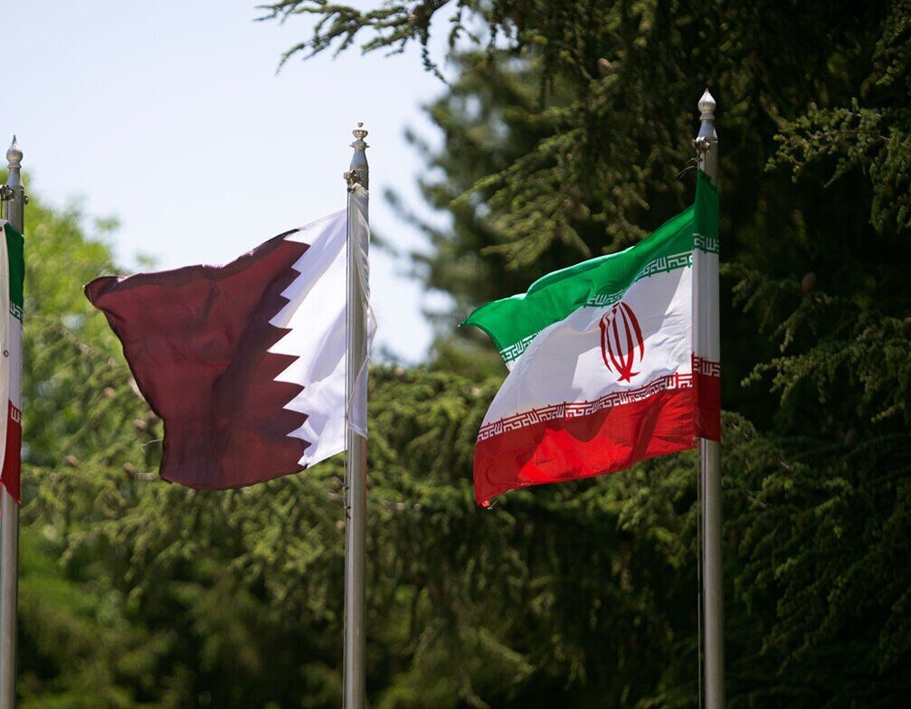 Iran and Qatar's foreign ministers call to push stronger ties