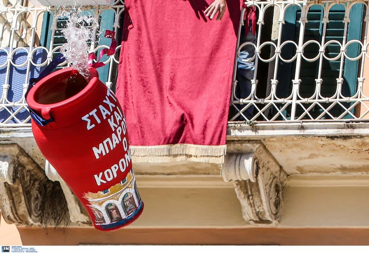 رسم کوزه شکنی عجیب مردم این شهر