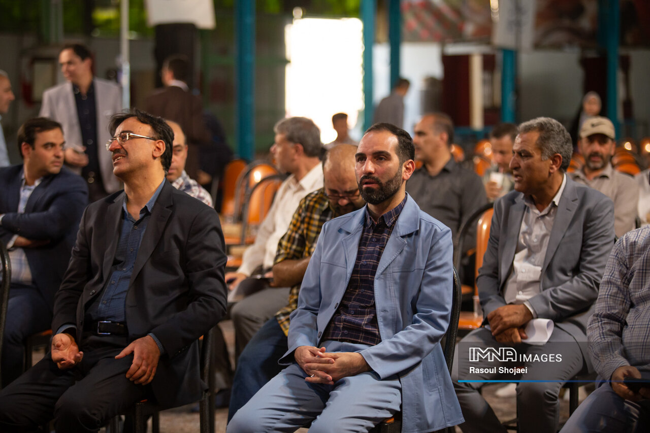 کلنگ پیشرفت و توسعه در منطقه ۶ اصفهان به زمین زده شد