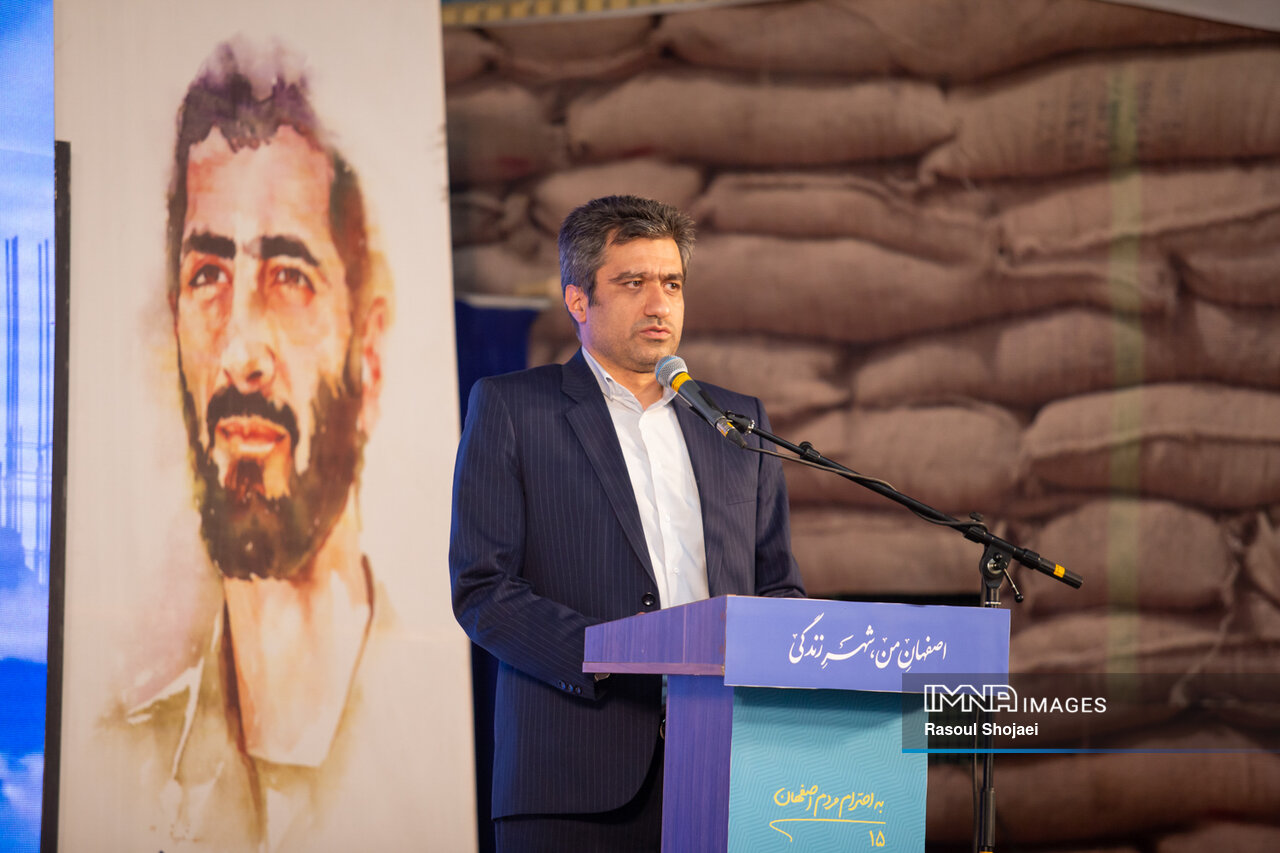 کلنگ پیشرفت و توسعه در منطقه ۶ اصفهان به زمین زده شد