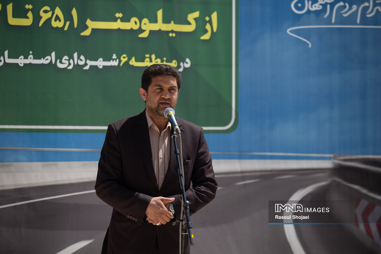 کلنگ پیشرفت و توسعه در منطقه ۶ اصفهان به زمین زده شد