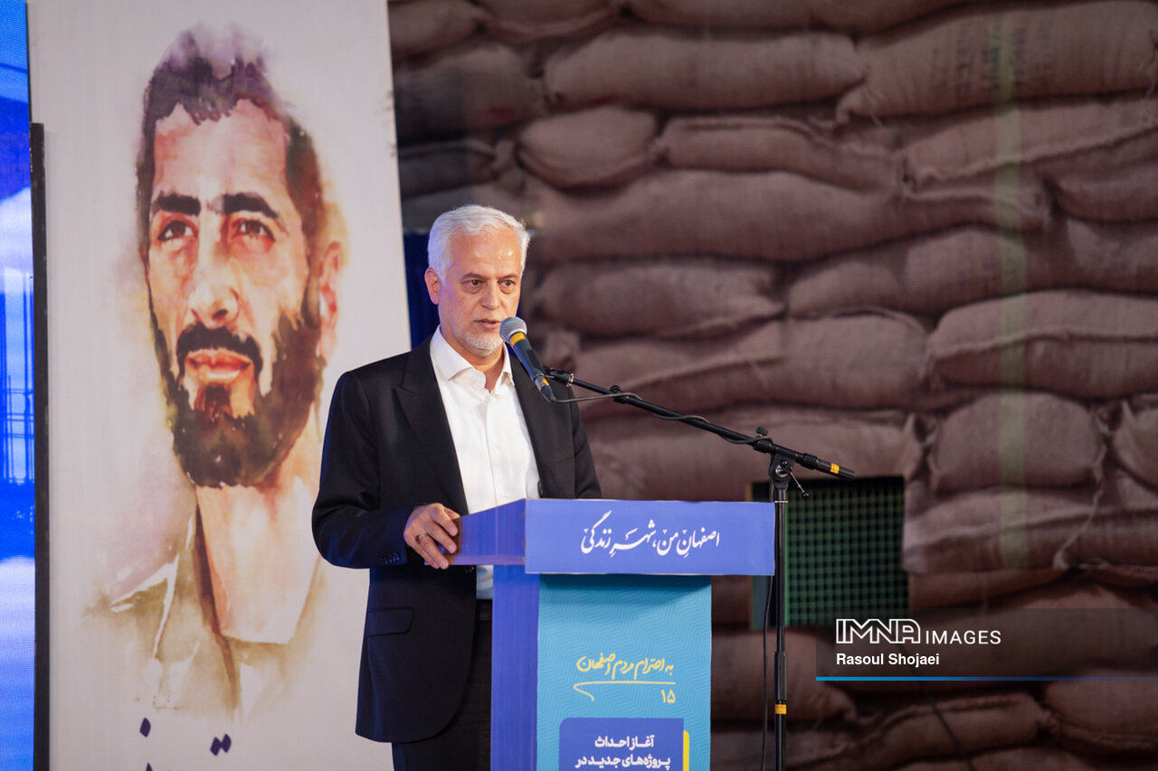 کلنگ پیشرفت و توسعه در منطقه ۶ اصفهان به زمین زده شد