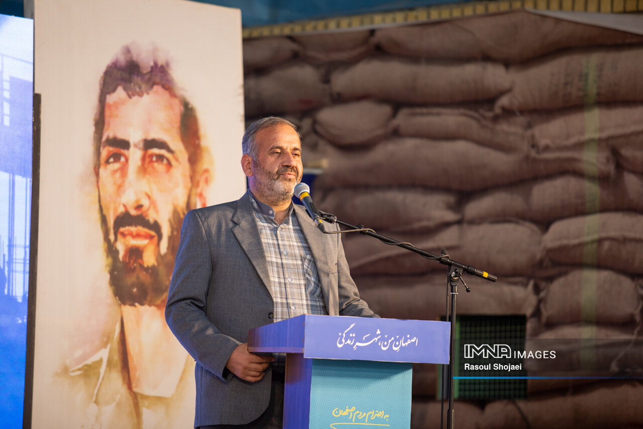 کلنگ پیشرفت و توسعه در منطقه ۶ اصفهان به زمین زده شد