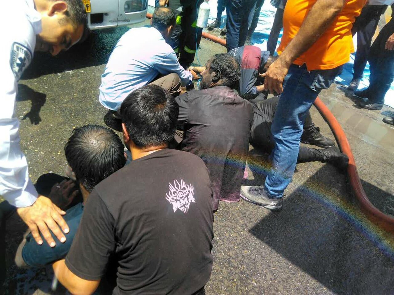 حریق گسترده ساختمان نیمهساز در تهران + فیلم