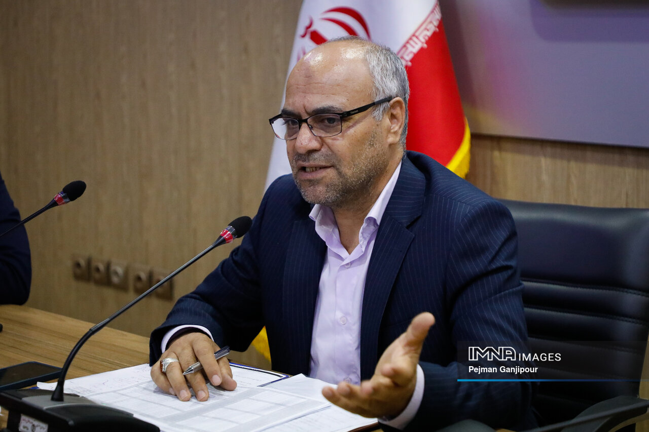 شناسایی ۸۲۰۰ خودرو لوکس و ۱۵۰ خانه خالی در اصفهان