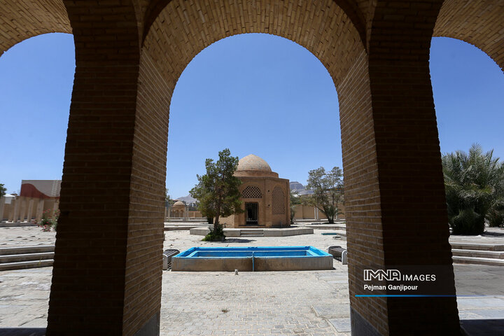 Isfahan, Najaf mayors discuss sister ties between cemeteries
