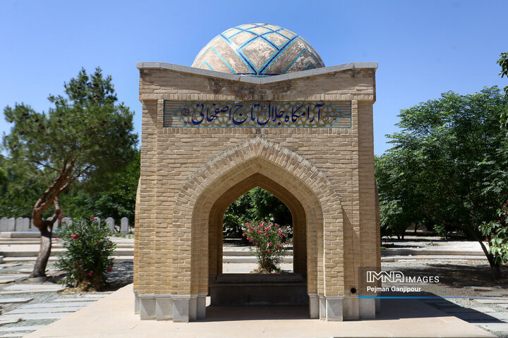Isfahan, Najaf mayors discuss sister ties between cemeteries
