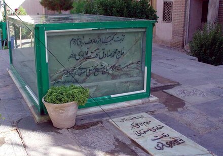 مروری بر بزرگان خفته در تخت فولاد