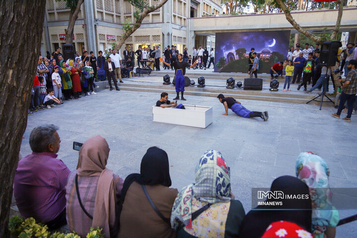عملیات روانی رسانه‌ در قاب تئاتر خیابانی
