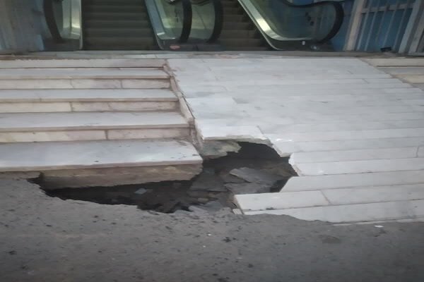 علت ریزش قسمت پایینی پل روبهروی بیمارستان امام حسین(ع) چه بود؟