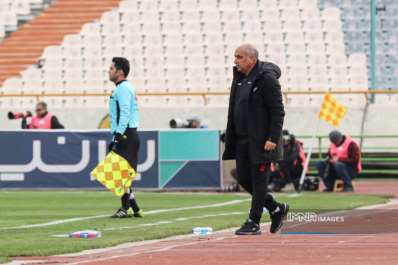 منتظر تصمیم مدیران سایپا هستم / از سوی باشگاه ذوبآهن پیشنهاد دریافت کردهام