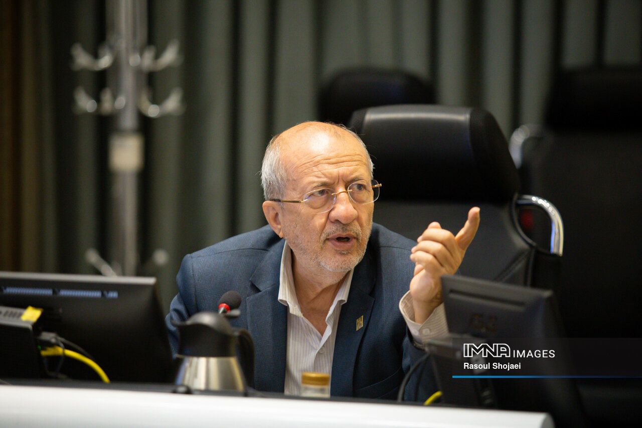 لزوم تصویب بستههای تشویقی ساختوساز برای جوانان/افزایش اختیارات مدیران مناطق شهرداری