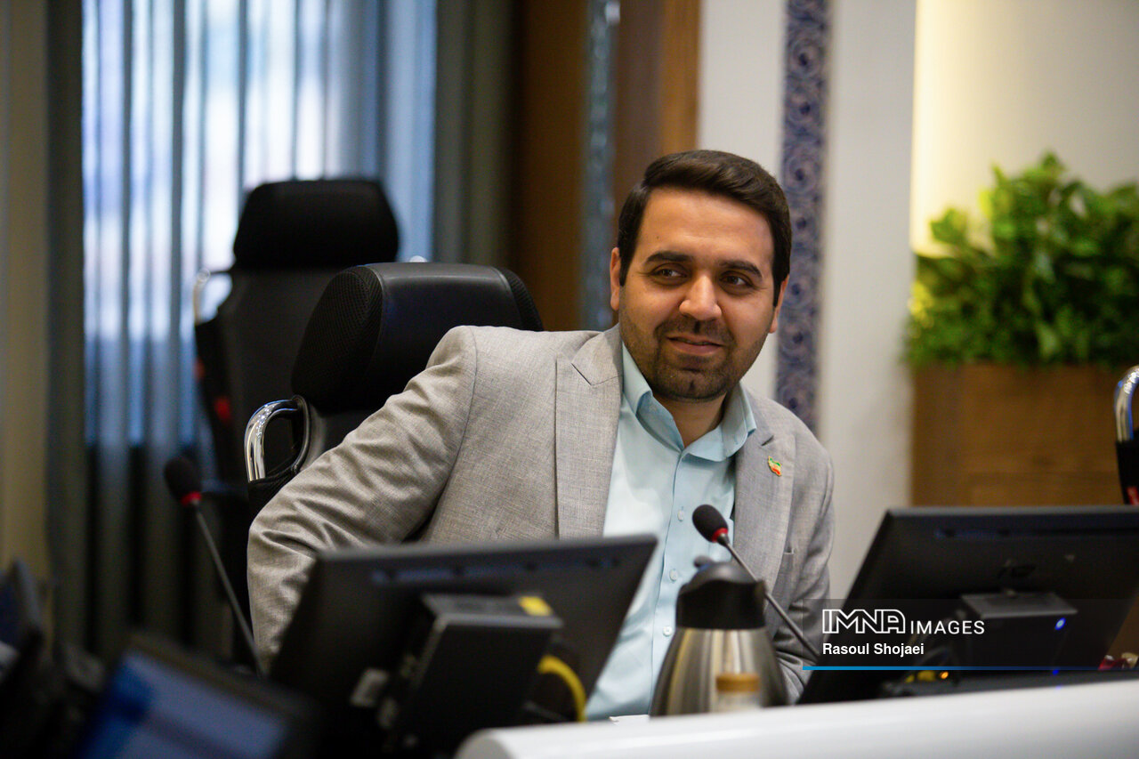 شهردار اصفهان گزارش آخرین اقدامات طرح شفافیت را ارائه کند