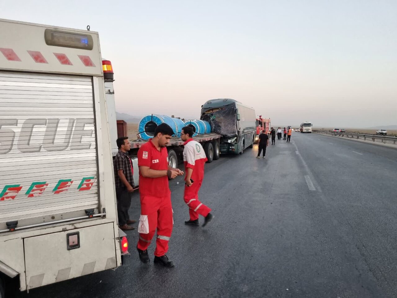 امدادرسانی هلالاحمر به ۲۹ حادثه دیده سانحه دلخراش محور کاشان_نطنز