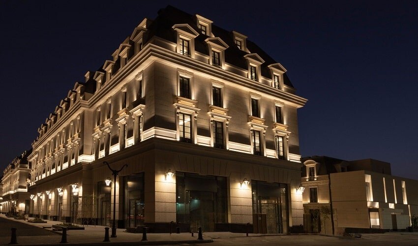 چراغهای پر استفاده در نورپردازی نمای ساختمان و ویلا