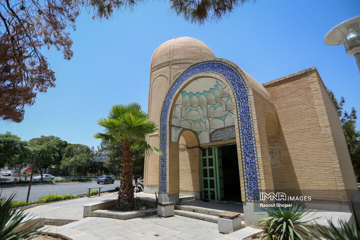 حضور اعضای شورای شهر اصفهان در آرامگاه بانو مجتهده امین