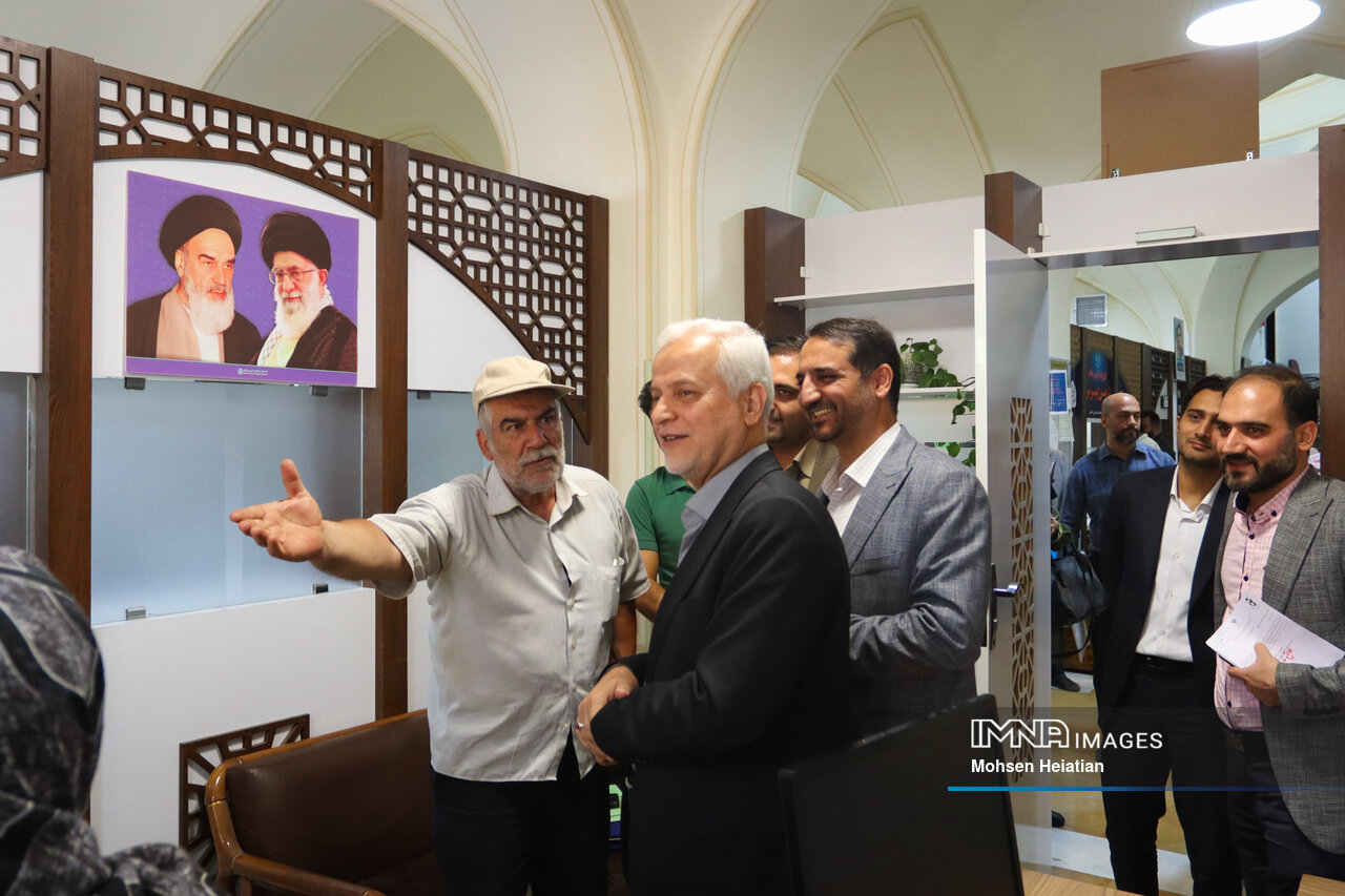 منطقه یک؛ سومین مقصد بازدید سرزده شهردار اصفهان/ گرهگشایی از مشکلات منطقه مرکزی شهر