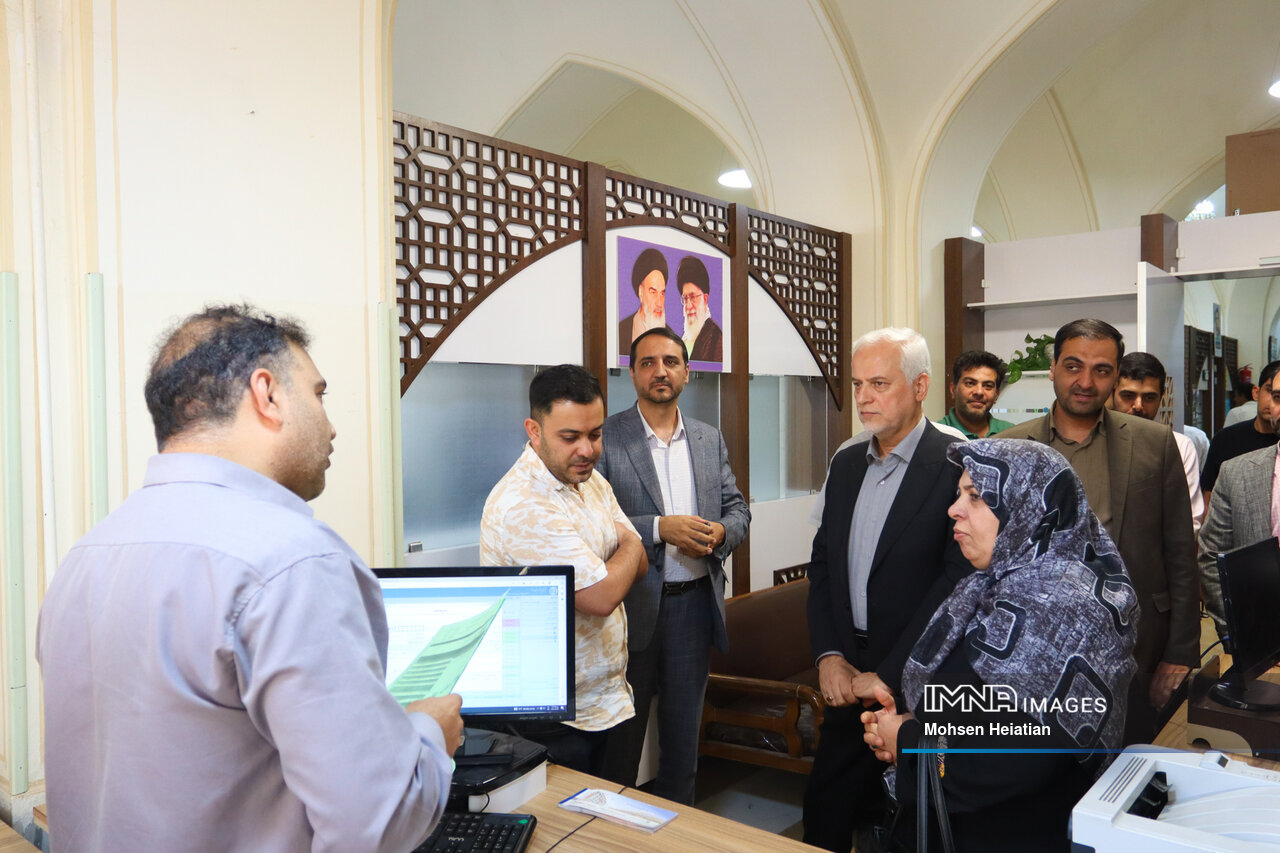 منطقه یک؛ سومین مقصد بازدید سرزده شهردار اصفهان/ گرهگشایی از مشکلات منطقه مرکزی شهر